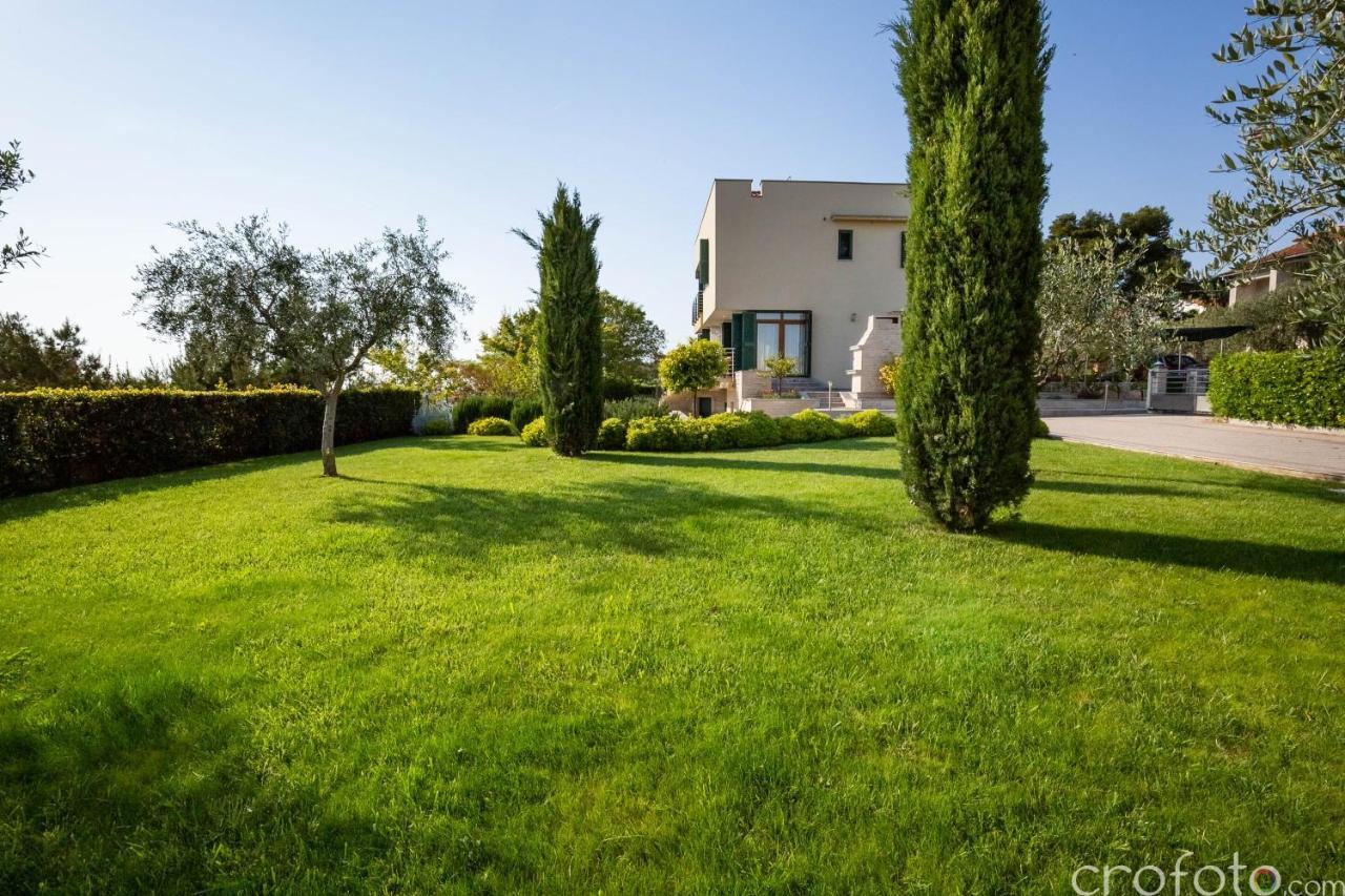Villa Niko Kozino Luaran gambar