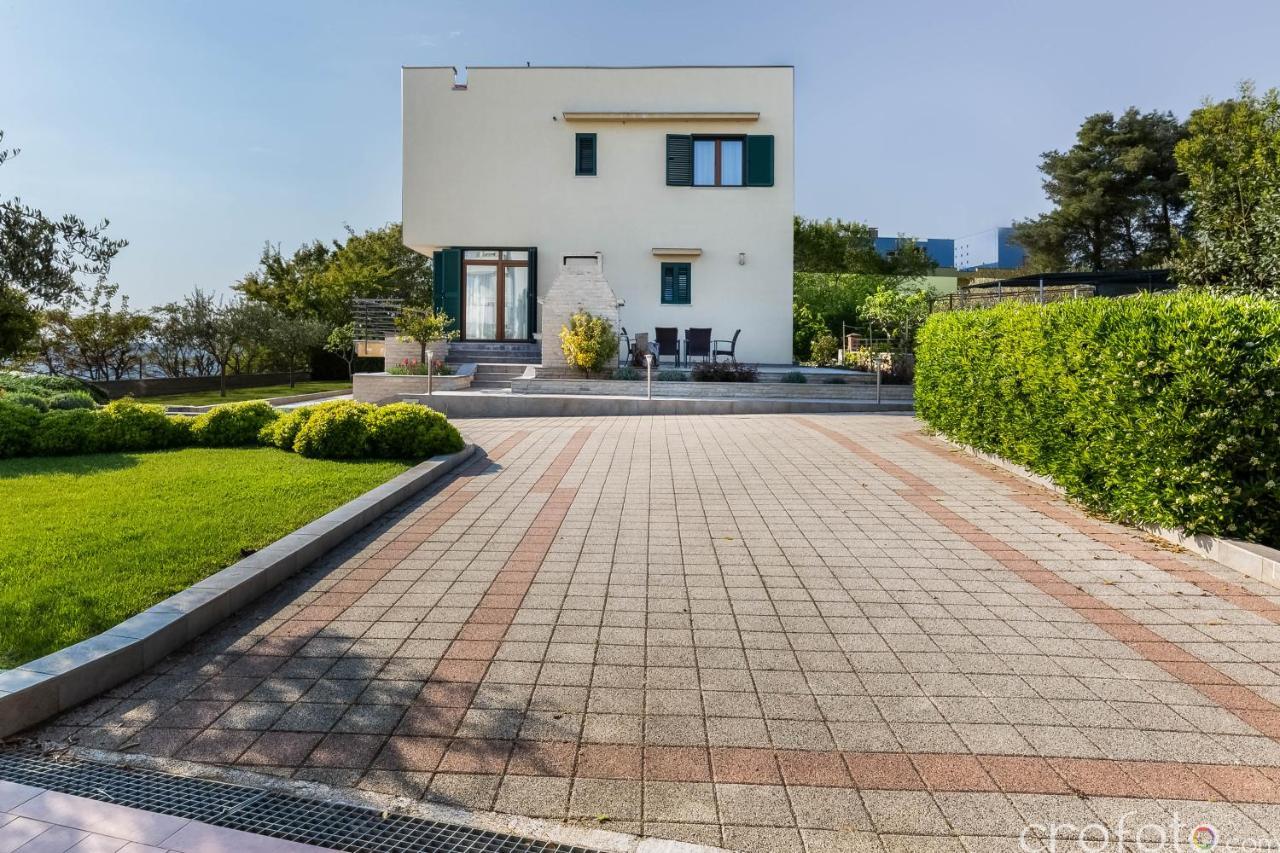 Villa Niko Kozino Luaran gambar